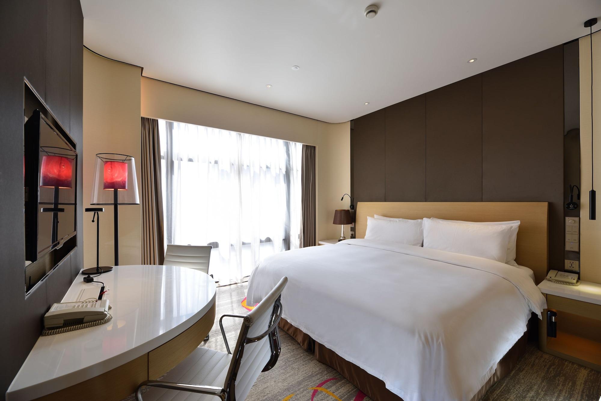 Equatorial Hotel Shanghai